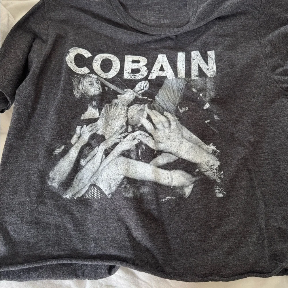 Kurt Cobain T-Shirt Raw hem EUC size SM/MED - Picture 2 of 2